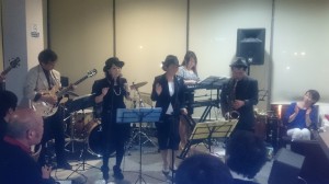 27.04.21. 駅舎ライブ2.